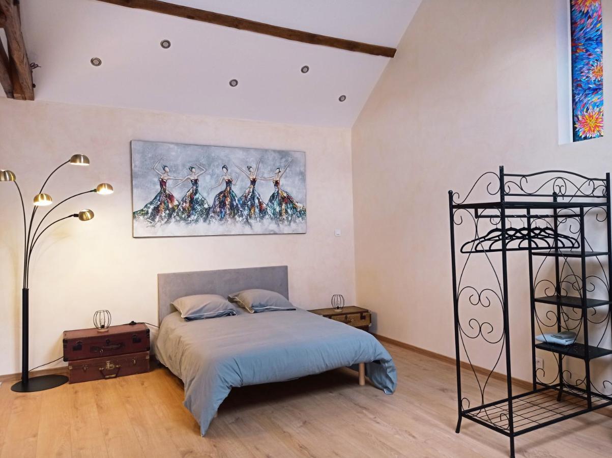 Вілла La Grange De Marie A St Angel - Magnifique Grange Renovee En Loft Pour 1 A 6 Pers Saint-Angel  Екстер'єр фото