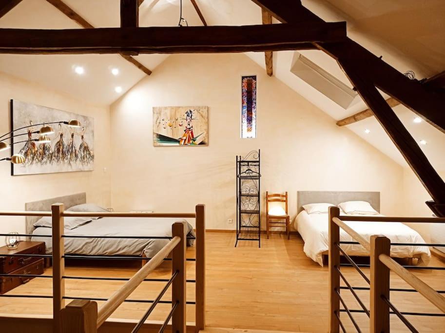 Вілла La Grange De Marie A St Angel - Magnifique Grange Renovee En Loft Pour 1 A 6 Pers Saint-Angel  Екстер'єр фото