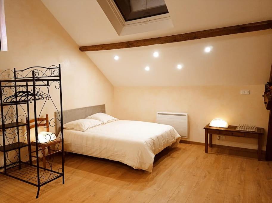 Вілла La Grange De Marie A St Angel - Magnifique Grange Renovee En Loft Pour 1 A 6 Pers Saint-Angel  Екстер'єр фото