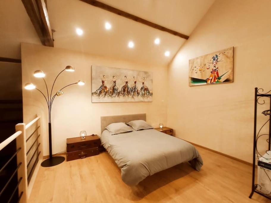 Вілла La Grange De Marie A St Angel - Magnifique Grange Renovee En Loft Pour 1 A 6 Pers Saint-Angel  Екстер'єр фото