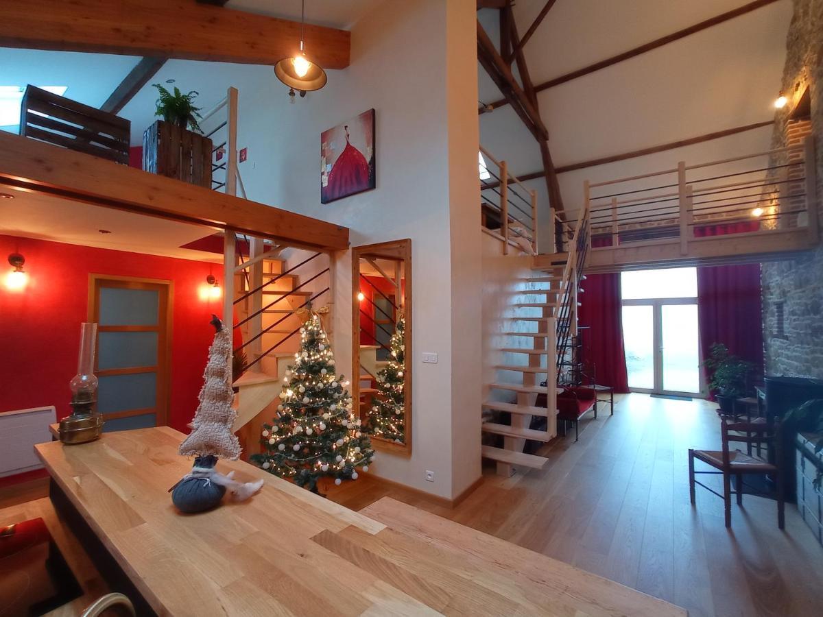 Вілла La Grange De Marie A St Angel - Magnifique Grange Renovee En Loft Pour 1 A 6 Pers Saint-Angel  Екстер'єр фото