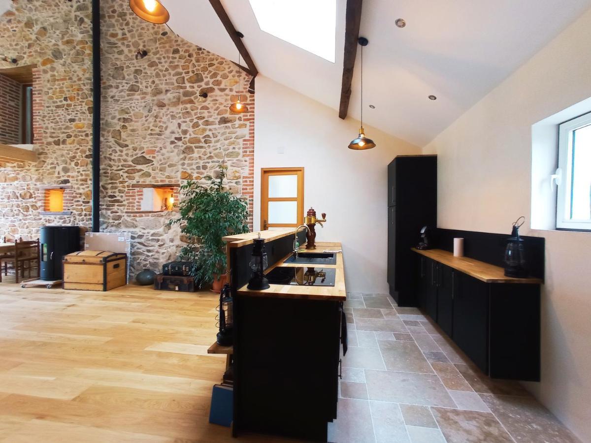 Вілла La Grange De Marie A St Angel - Magnifique Grange Renovee En Loft Pour 1 A 6 Pers Saint-Angel  Екстер'єр фото