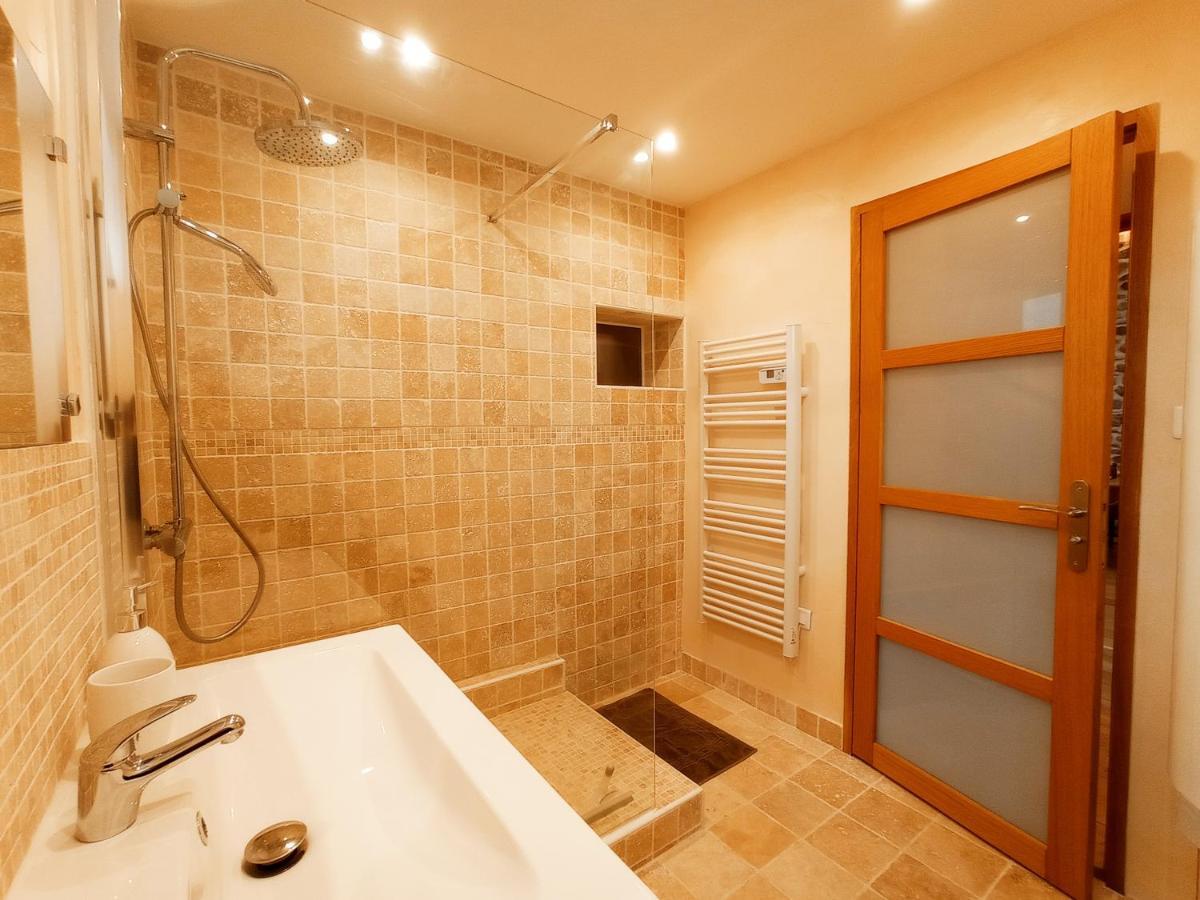 Вілла La Grange De Marie A St Angel - Magnifique Grange Renovee En Loft Pour 1 A 6 Pers Saint-Angel  Екстер'єр фото
