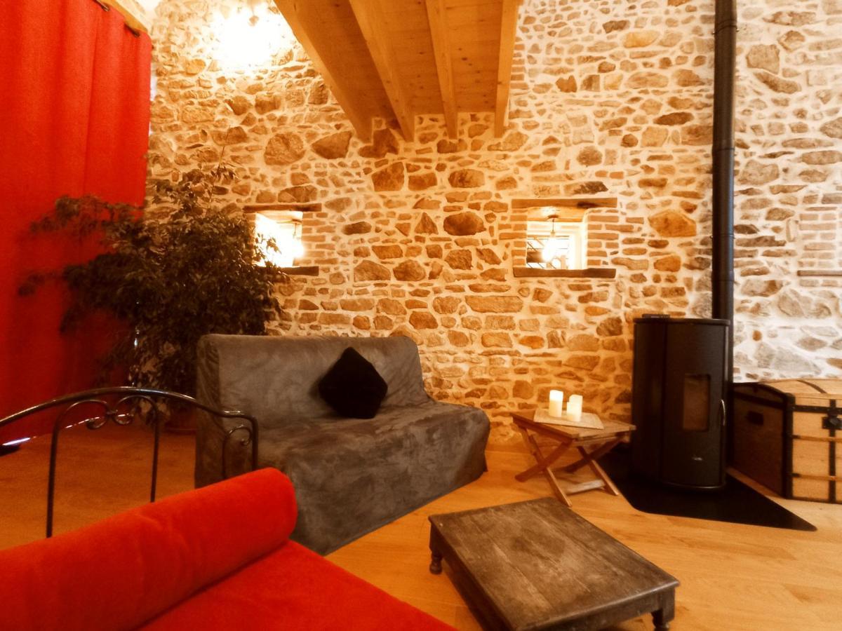 Вілла La Grange De Marie A St Angel - Magnifique Grange Renovee En Loft Pour 1 A 6 Pers Saint-Angel  Екстер'єр фото